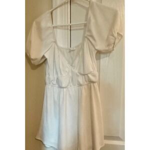 Le Lis Collection White Puff Sleeve Romper‎ Womens V Neck Short Jumpsuit small